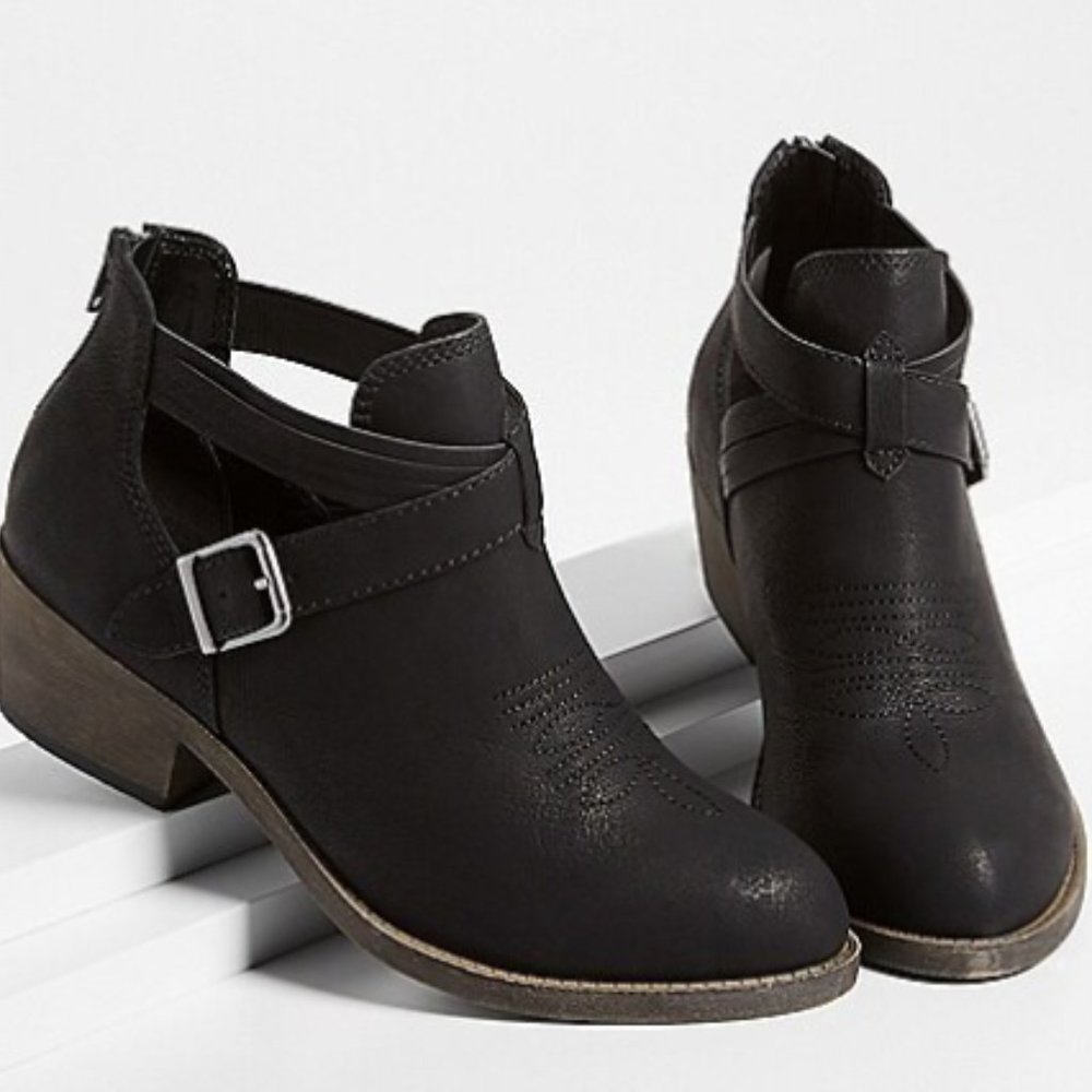 Maurices - Rory open side ankle bootie - Size 10
